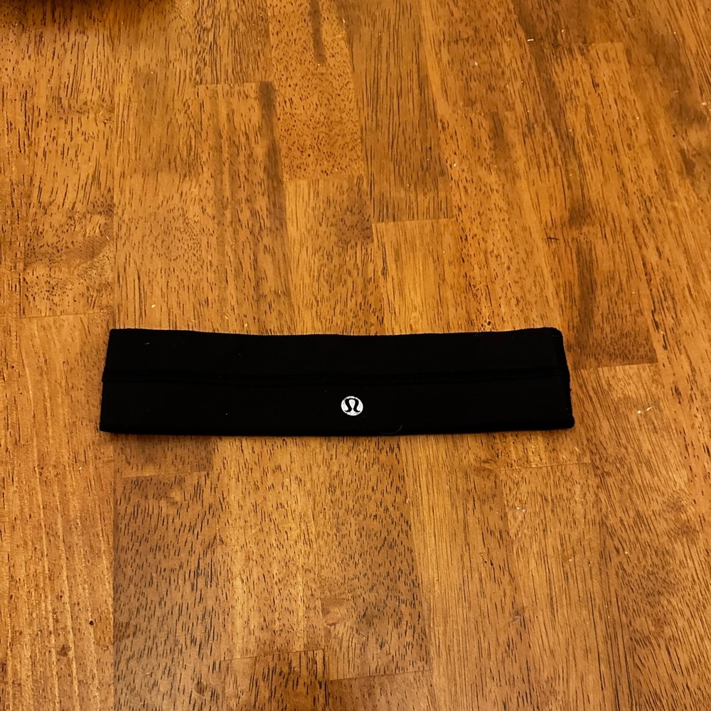 Lululemon black workout headband